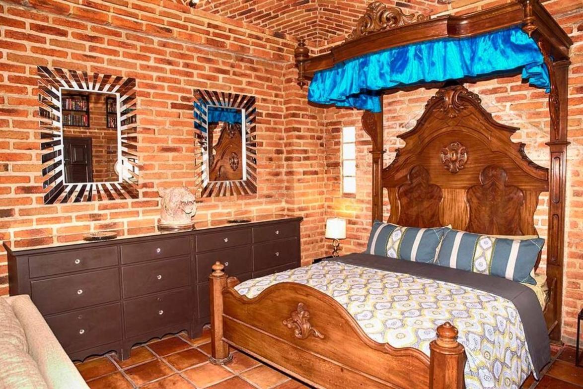Enjoy Ac In The Queen'S Suite At Inn 阿吉吉克 外观 照片